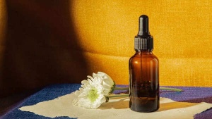 Hair Oil vs. Hair Serum: Choosing the Best Product for Your Hair Type and Needs