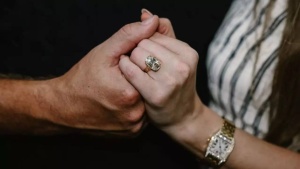 Taylor Swift and Travis Kelce Engaged: Decoding Their Real Estate Empires and the Hunt for a Shared Home