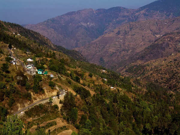 A picturesque valley view in Pangot